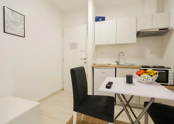 Kristijan Lägenhet *